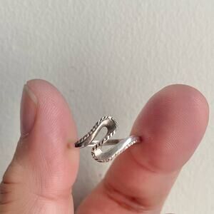 925 Sterling Silver Wavy Swirl Twist Ring Minimalist Band Etched Women's Size 7
